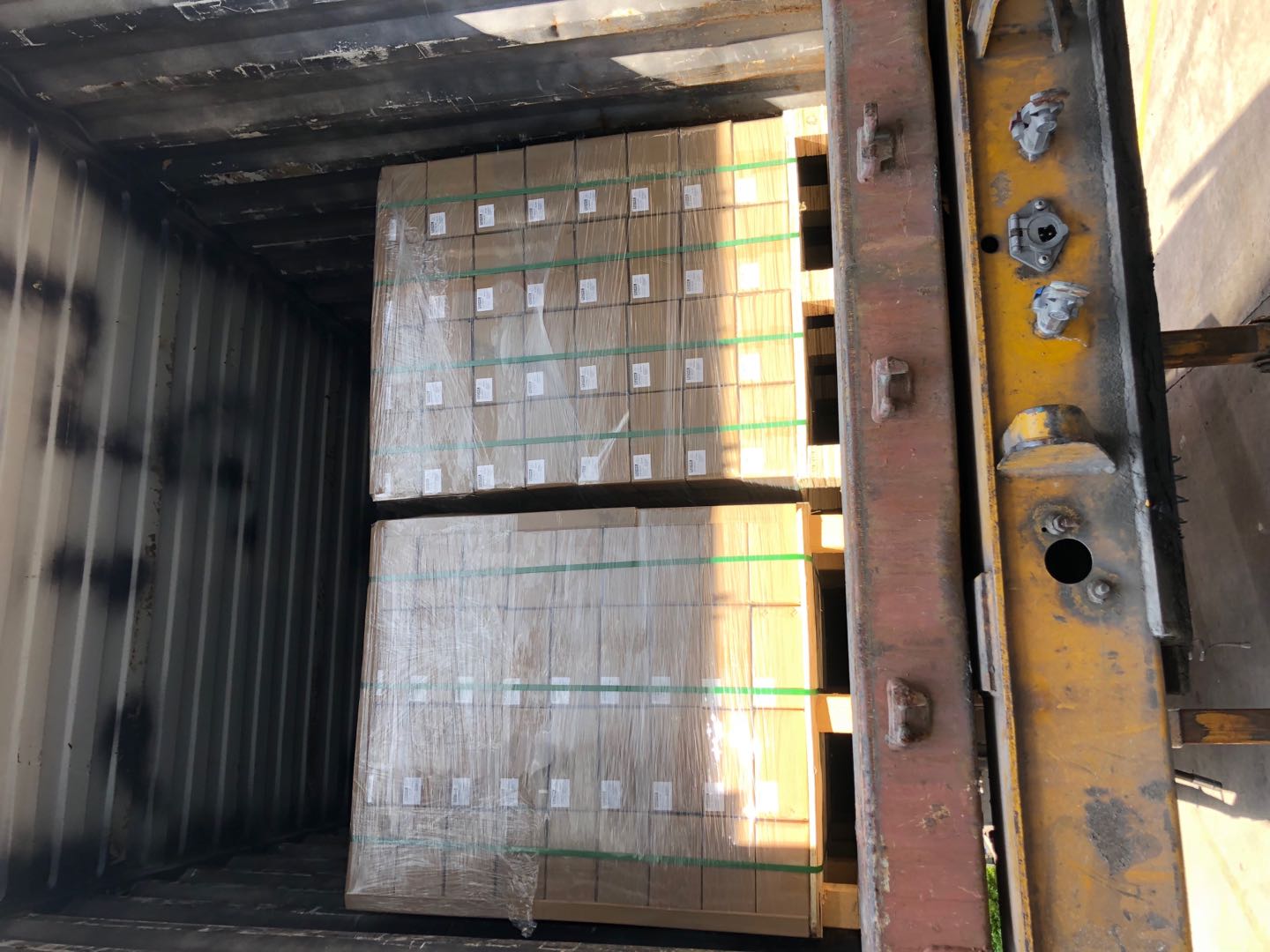 insulation pins containers